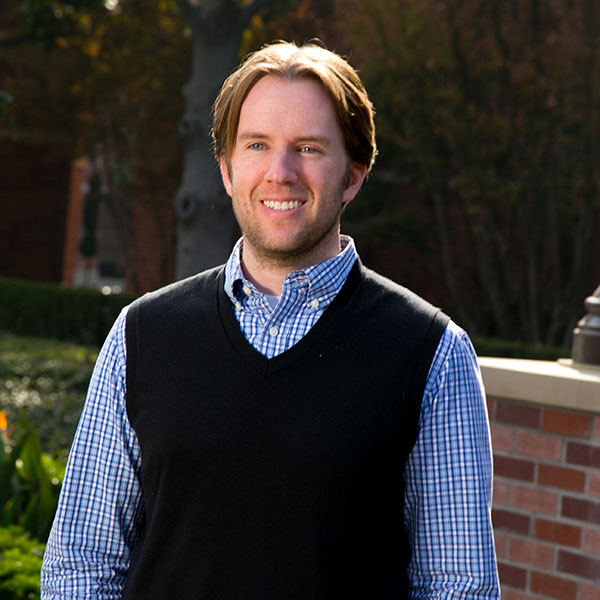 Headshot of Michael Thom